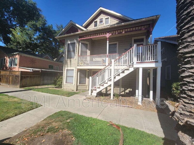 718 28th St in Sacramento, CA - Foto de edificio - Building Photo