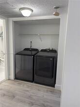 8353 Lake Dr, Unit 107 in Doral, FL - Building Photo - Building Photo