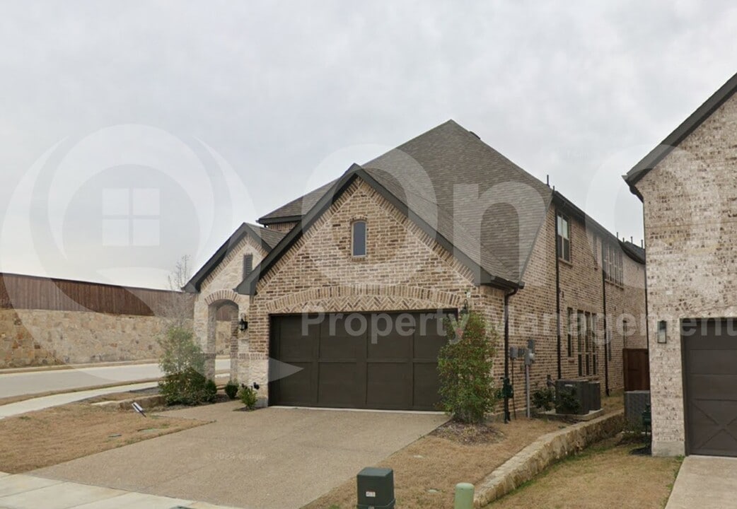 1756 Tallwich Dr in Carrollton, TX - Building Photo