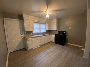1141 SW 51st St in Oklahoma City, OK - Foto de edificio - Building Photo