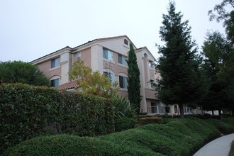 Park Vista Apartments in Fremont, CA - Building Photo - Building Photo