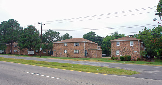 Princess Anne Gardens in Norfolk, VA - Building Photo - Building Photo