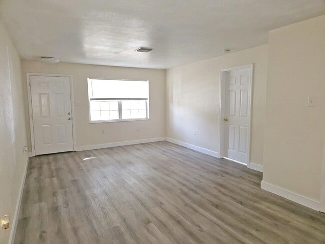 513 86th Ave N in St. Petersburg, FL - Building Photo - Building Photo