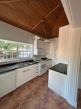 5944 SW 41st St in Miami, FL - Building Photo - Building Photo