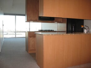 9715 Woods Dr, Unit 907 in Skokie, IL - Building Photo - Building Photo