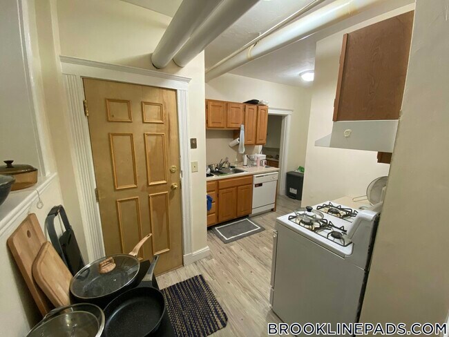 property at 20 Alton Pl