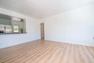 7514 Woodley Ave in Los Angeles, CA - Building Photo - Building Photo