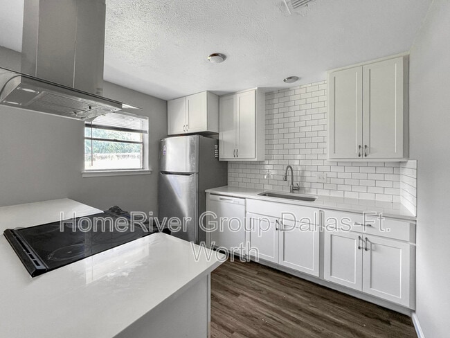 311 Rita Dr in Garland, TX - Building Photo - Building Photo