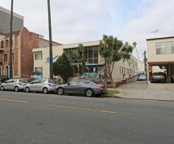 525 S Kenmore Ave in Los Angeles, CA - Building Photo
