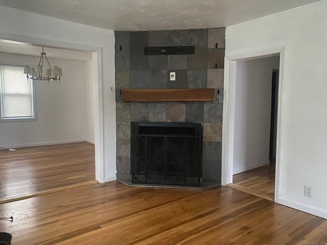 13 Parker Ave in Stamford, CT - Building Photo - Building Photo