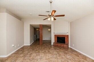 1367 Yorkshire St in Fort Worth, TX - Building Photo - Building Photo