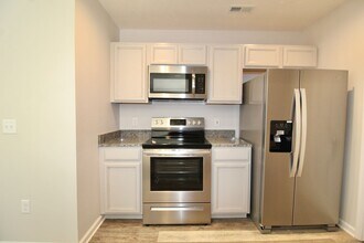 3015 Locust Grv Ct in Harrisonburg, VA - Building Photo - Building Photo