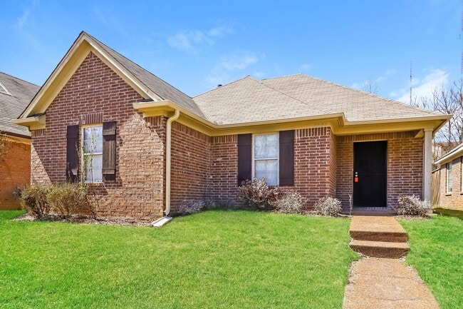 1021 Crayton Ridge Dr in Cordova, TN - Building Photo - Building Photo