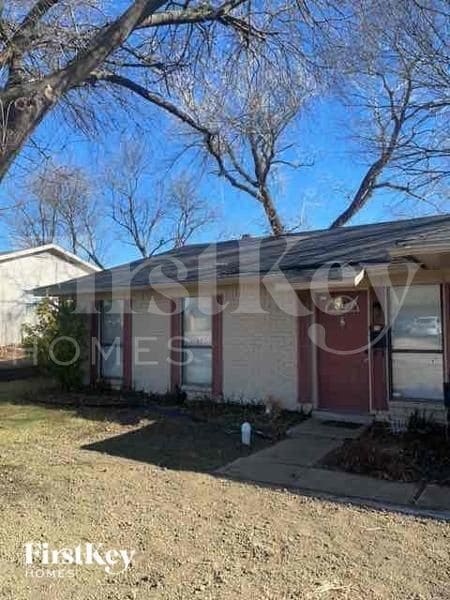 property at 1205 Colony Dr
