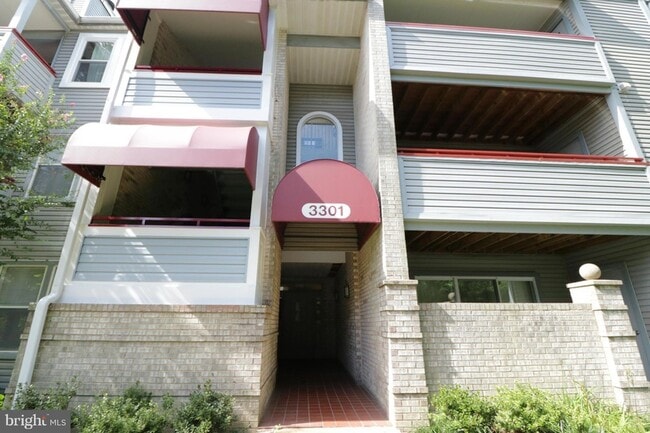 property at 3301 Sir Thomas Dr