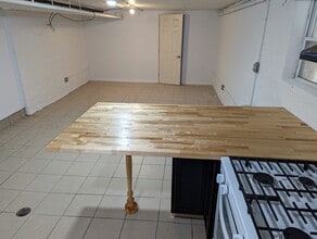 4835 W Cornelia Ave, Unit Basement in Chicago, IL - Building Photo - Building Photo