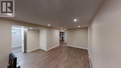 11314-1101A 101A St in Grande Prairie, AB - Building Photo - Building Photo