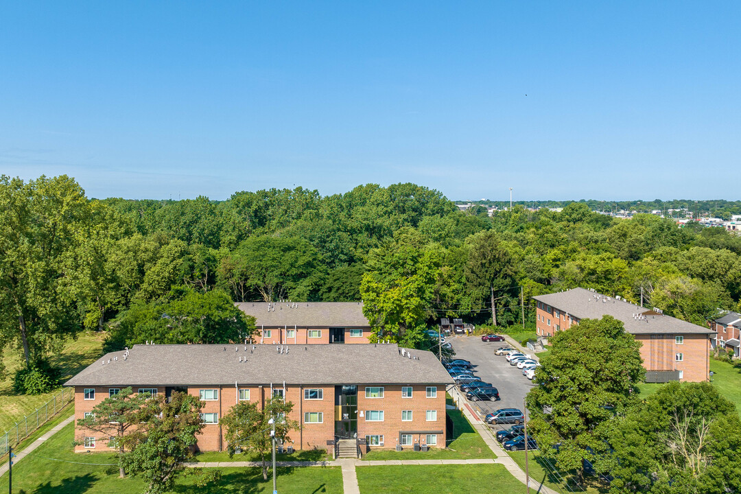 Greenwood Village in Columbus, OH - Building Photo