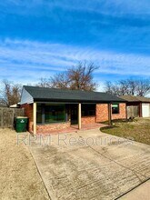 1705 Carlisle Rd in The Village, OK - Building Photo - Building Photo