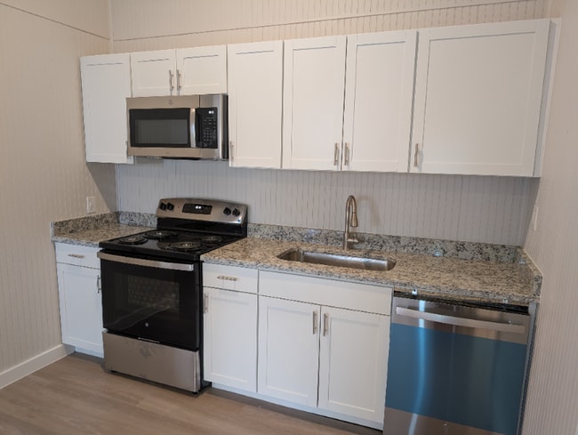 1007 Bois D'Arc St in Commerce, TX - Building Photo - Building Photo