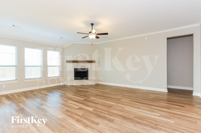 541 Hay Meadow Dr in Waxahachie, TX - Foto de edificio - Building Photo