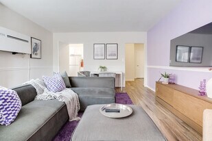 105 W 39th St in Baltimore, MD - Building Photo