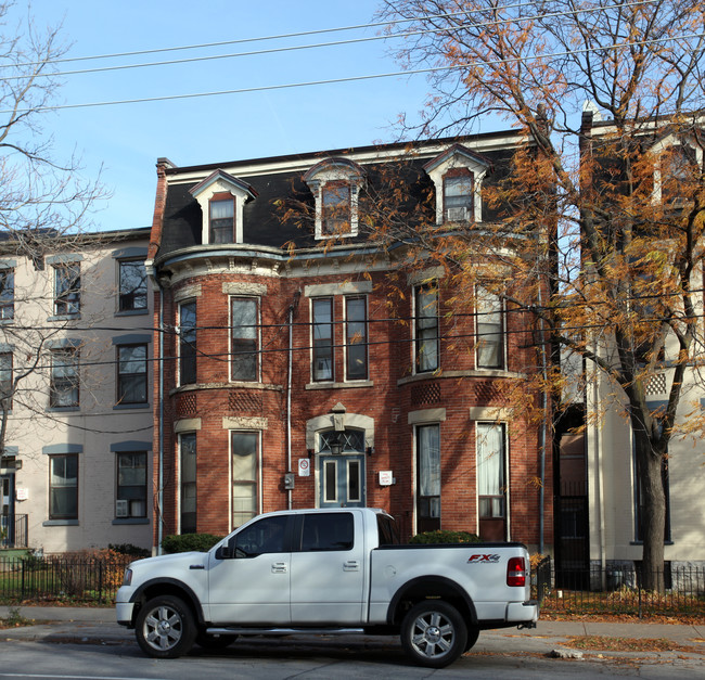 281 Sherbourne St in Toronto, ON - Building Photo - Building Photo