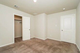 7347 Plata Cir in San Antonio, TX - Foto de edificio - Building Photo