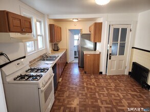 16 Dean St in Stamford, CT - Building Photo - Building Photo