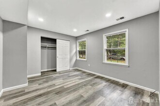 5 Pelmont Pl in Piscataway, NJ - Building Photo - Building Photo