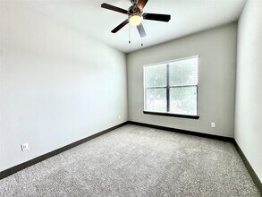 5454 Washington Ave in Houston, TX - Building Photo - Building Photo