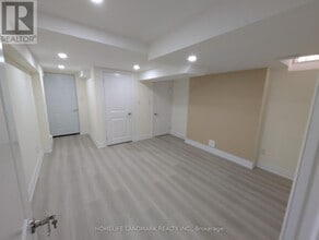 252 Borealis Ave in Aurora, ON - Building Photo - Building Photo