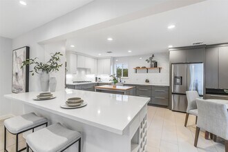 12326 Old Oaks Dr in Houston, TX - Building Photo - Building Photo