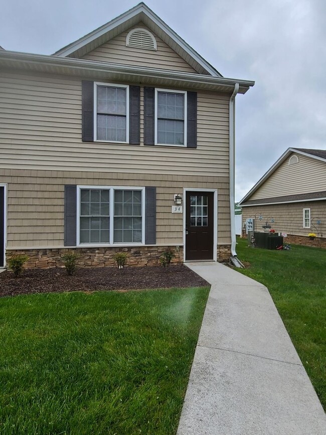 property at 34 Old Tavern Cir