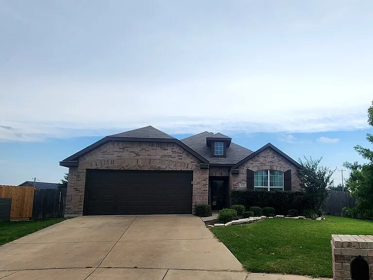 10337 Kingspoint Blvd in Fort Worth, TX - Building Photo