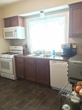 821 Diamond Ave NE in Grand Rapids, MI - Building Photo - Building Photo