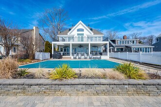 709 Princeton Ave in Brick, NJ - Foto de edificio - Building Photo