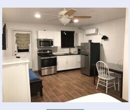 2818 W San Isidro St in Tampa, FL - Building Photo - Building Photo