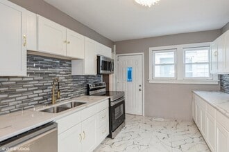 11252 S Normal Ave in Chicago, IL - Building Photo - Building Photo