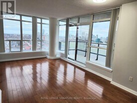 220 Forum Dr in Mississauga, ON - Building Photo