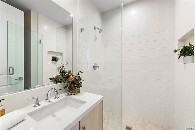 220 Burwood in Lake Forest, CA - Building Photo - Building Photo