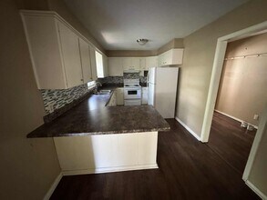 2461 S Nettleton Ave in Springfield, MO - Building Photo - Building Photo