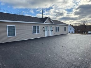 424 Hancock St, Unit B in Bangor, ME - Foto de edificio - Building Photo