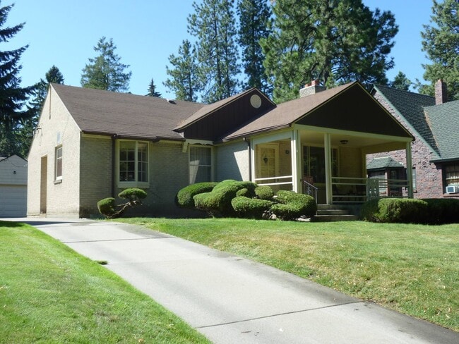 property at 517 W 27th Ave
