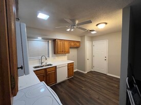 309 Myrtle Dr in Hurst, TX - Building Photo