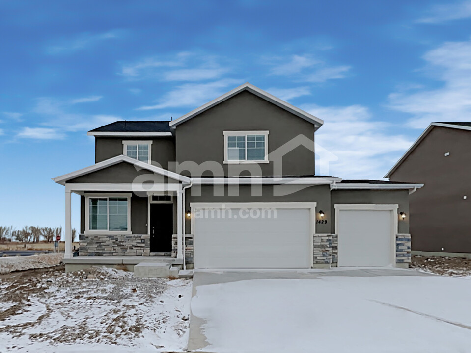 1429 Perelle Ln in Saratoga Springs, UT - Building Photo