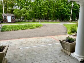 11 Wordins Ln in Trumbull, CT - Building Photo - Building Photo