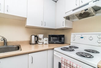 1211 Rue Ste-Élisabeth, Unit SI ID1261835P in Montréal, QC - Building Photo - Building Photo