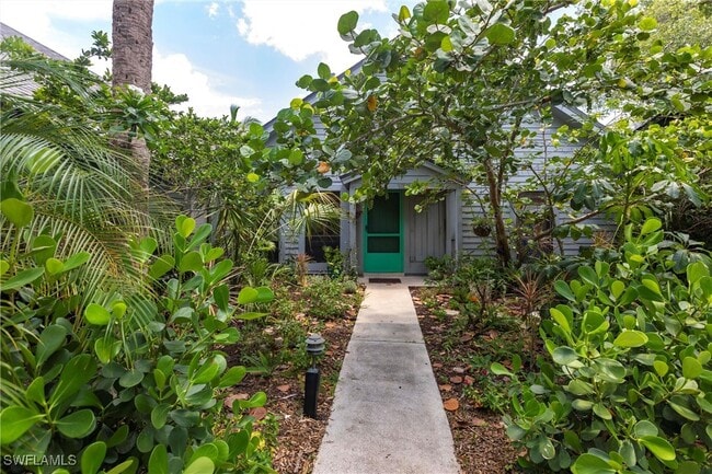 1323 Solana Rd in Naples, FL - Building Photo - Building Photo
