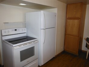 1005 Broad Ave NW-Unit -100 in Canton, OH - Building Photo - Building Photo